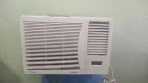 ar condicionado 12mil BTUs e 220v