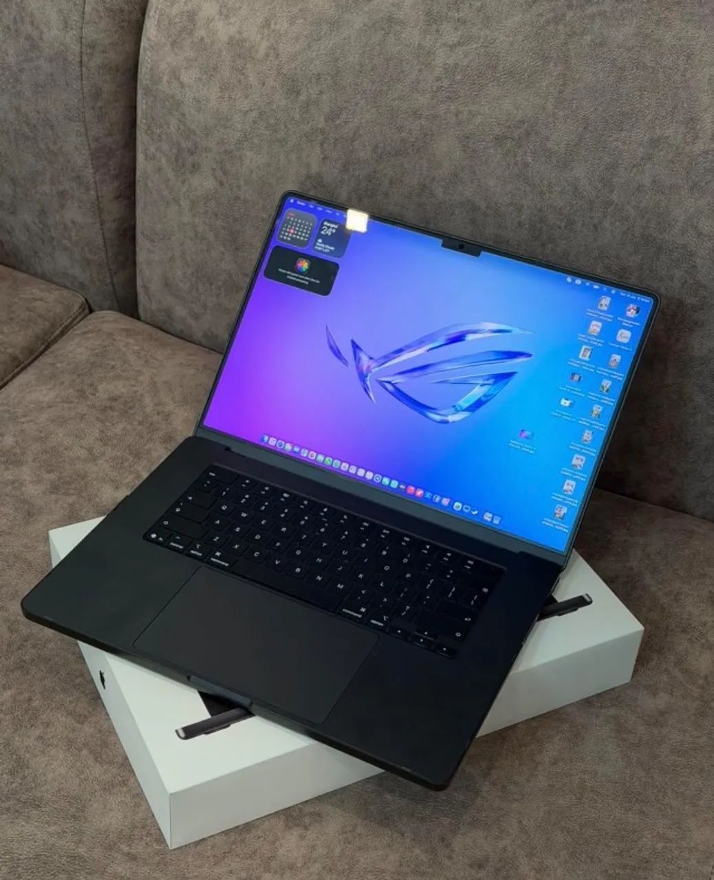 MACBOOK PRO 16-INCH.. M4 PRO  - Foto 3