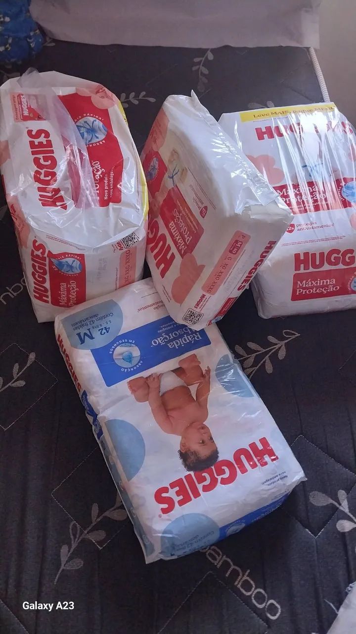 Fraldas lacradas !!! Tamanho M
