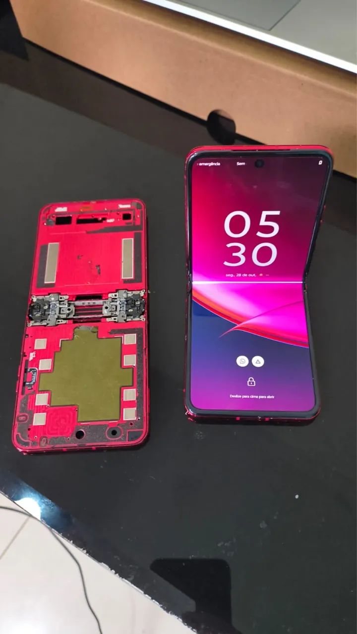 Moto Razr 40 ultra com defeito  - Foto 3