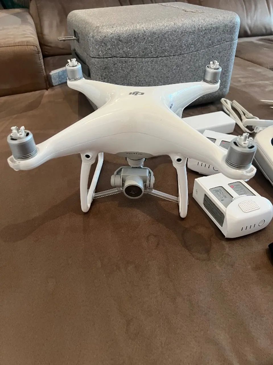 DJI Phantom 4 - Pouquíssimo Uso - 2 Baterias + Mala Original - Foto 2