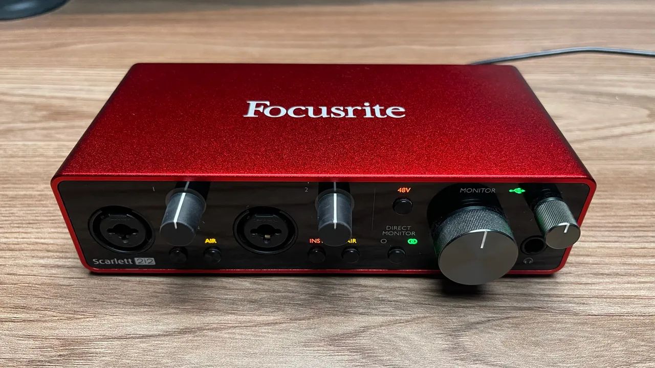 Interface Focusrite 2i2  - Foto 4