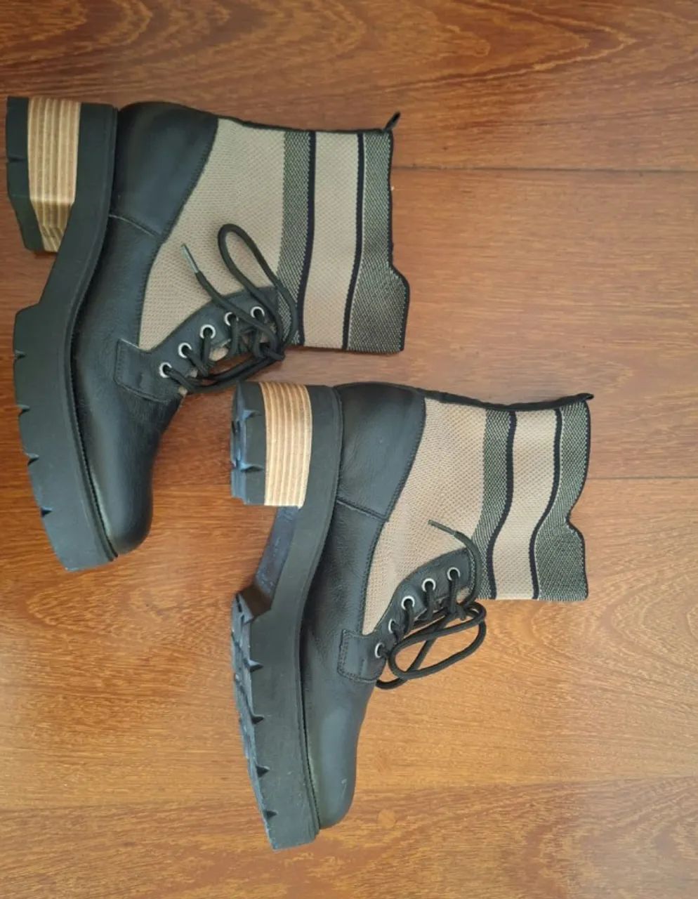 Bota preta estilo coturno - Foto 2