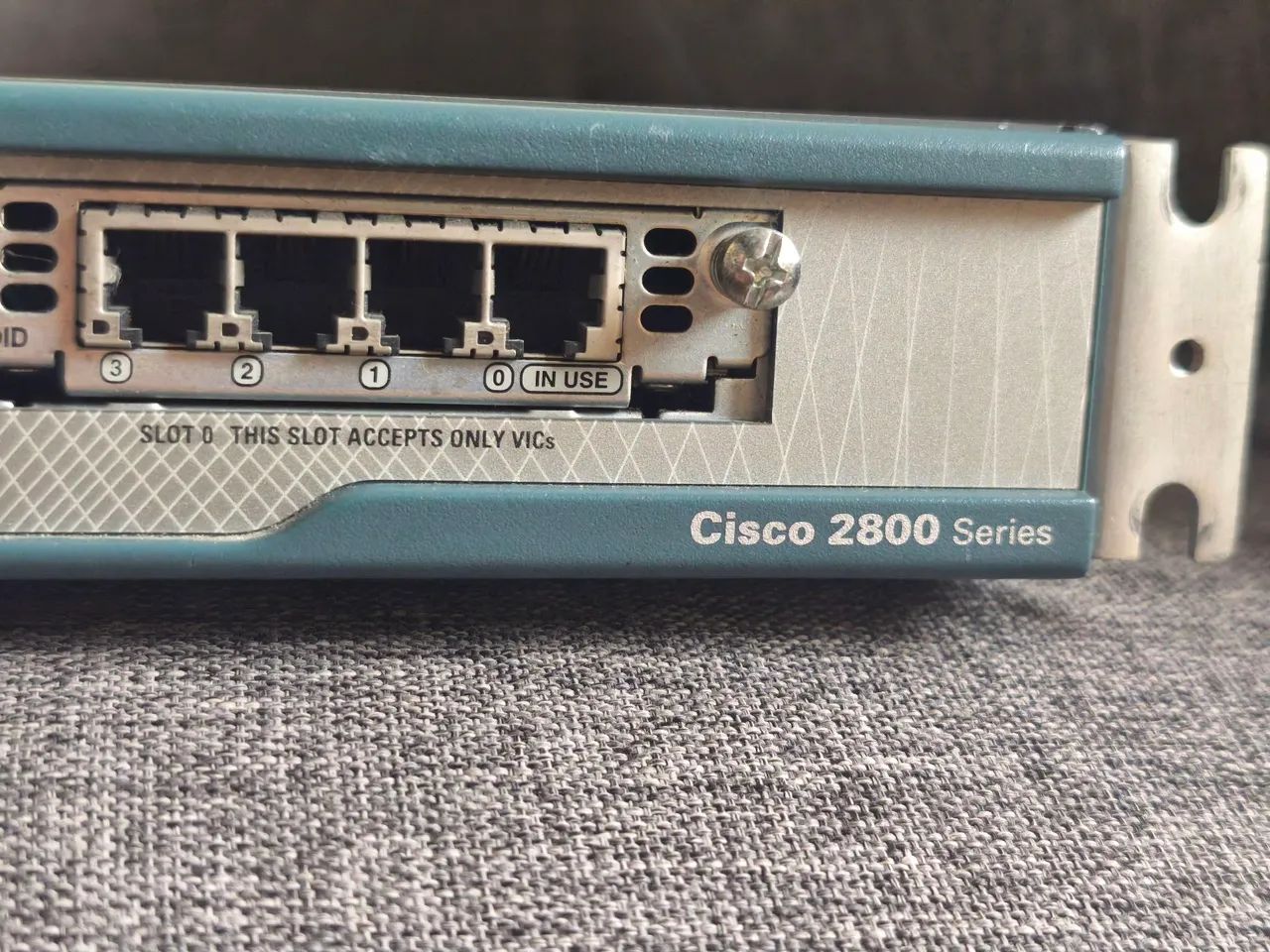 Roteador Cisco 2801 Series (Modelo 2801) 