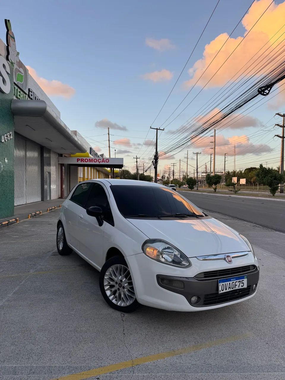 Fiat Punto Essence 1.6 Flex 16V 5P 2014 - Foto 2