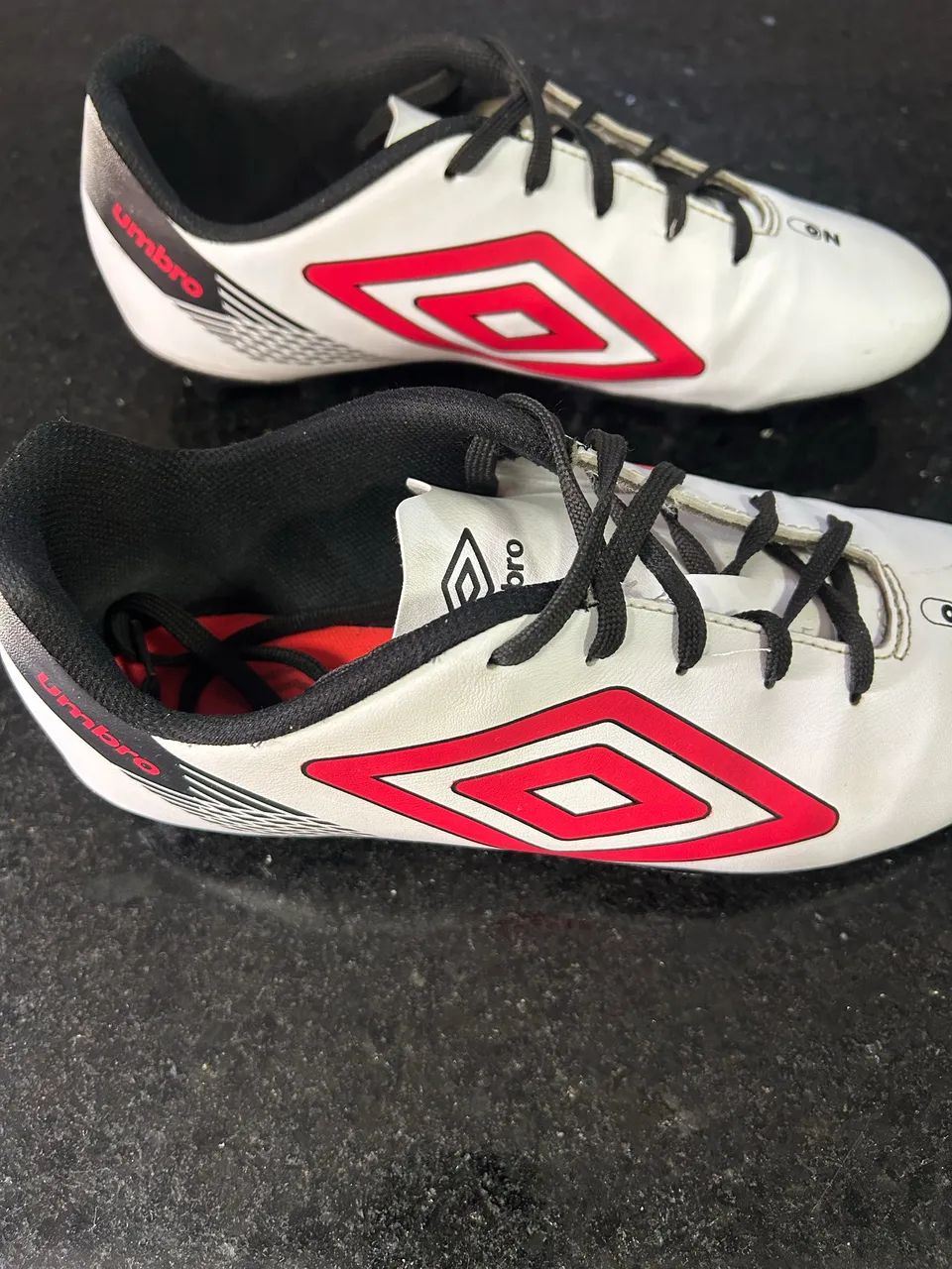 Chuteira umbro número 39 - Foto 4