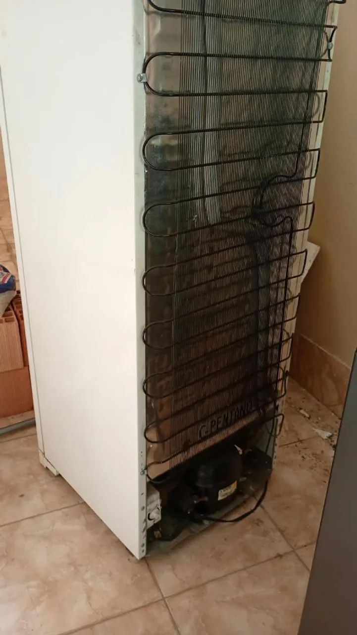 Vendo esse freezer vertical funcionando perfeitamente  - Foto 3