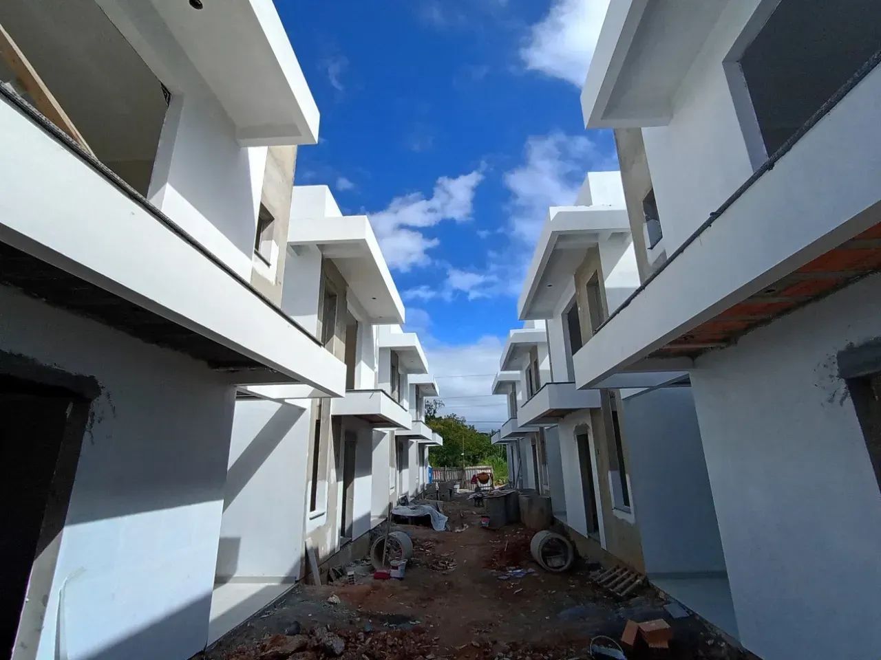 Linda casa de 2 suítes em condomínio - Forquilhas - Foto 4