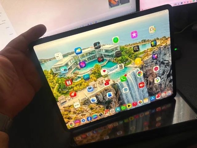 iPad Pro 12,9? 4ª Geração 256GB Cellular + Kit Logitech - Foto 2