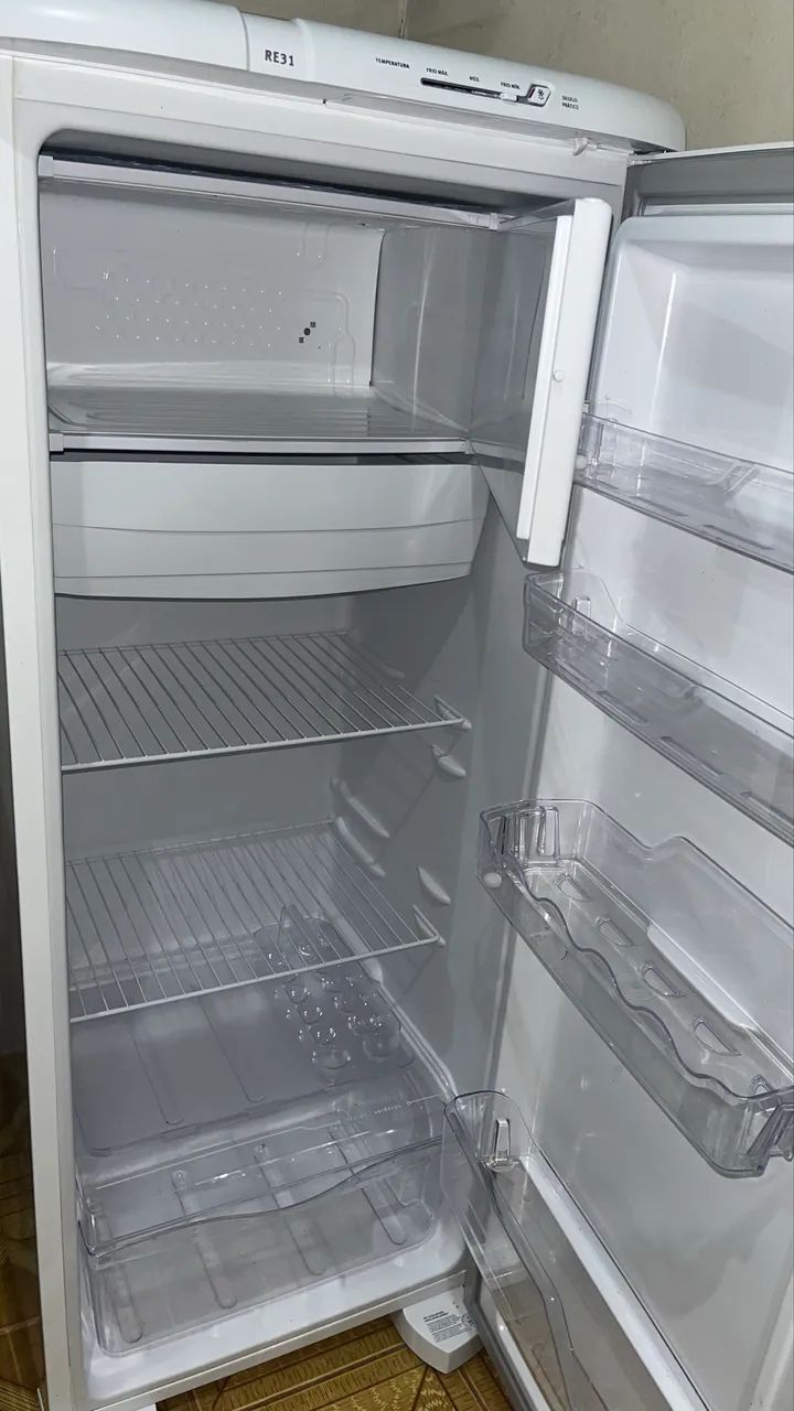 Geladeira Electrolux RE31  - Foto 3
