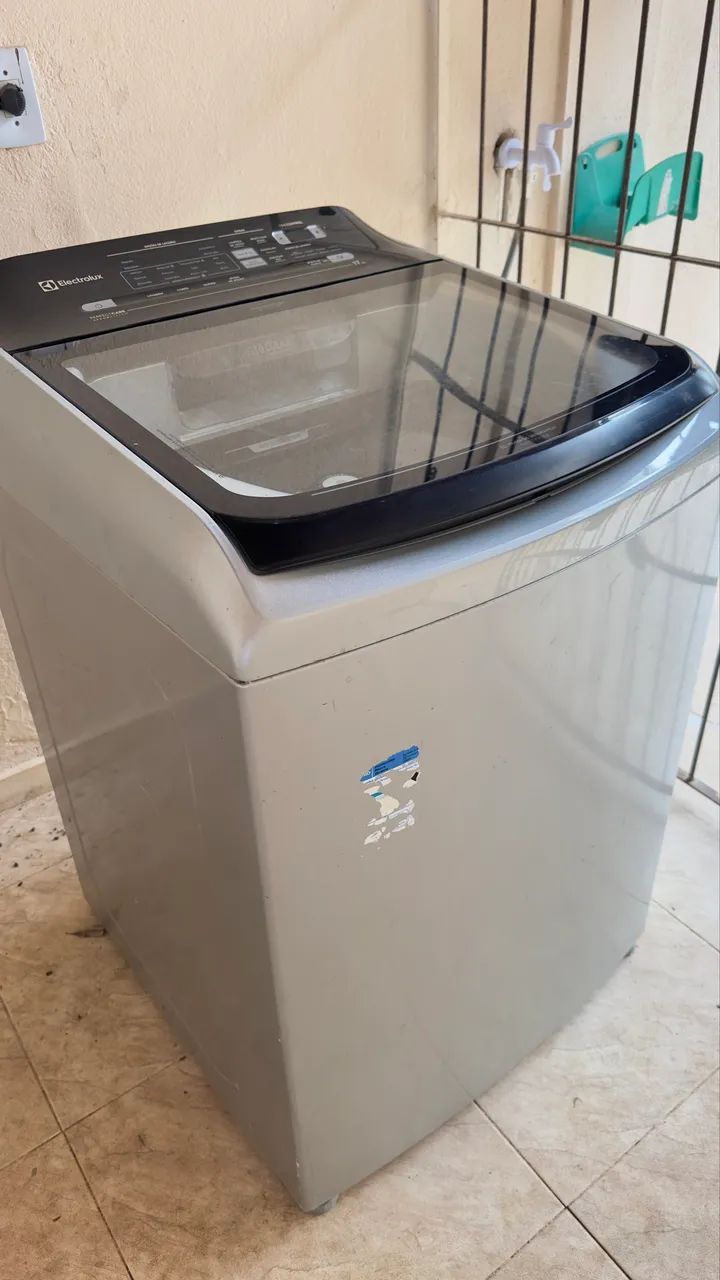 Máquina de  Lara roupa 17kg Eletrolux 