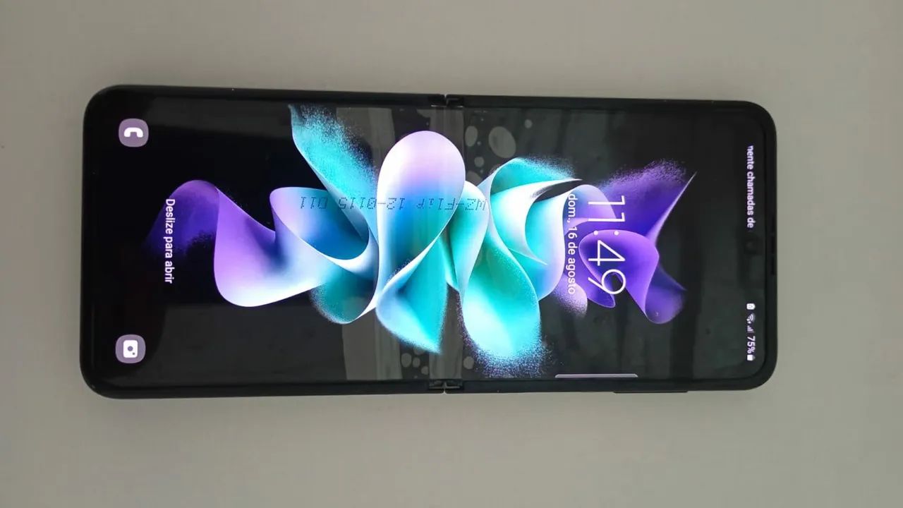 Zflip 3 5G 128gb 8RAM usado ler anuncio  - Foto 4