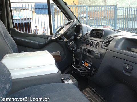 Transporte universitário e viagens - Foto 3