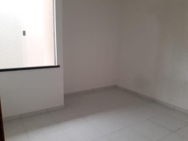 Linda casa 3 quartos 2 banheiros fino acabamento com documentação inclusa - Foto 8