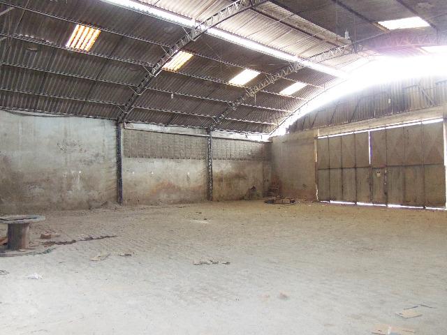 Vendo Galpão no Montese, Medindo 19 x 40, na Av. Gomes de matos - Foto 4