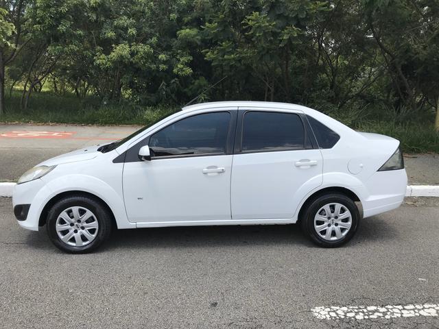 Fiesta Sedan 1.6 completo - 2014 - Foto 3