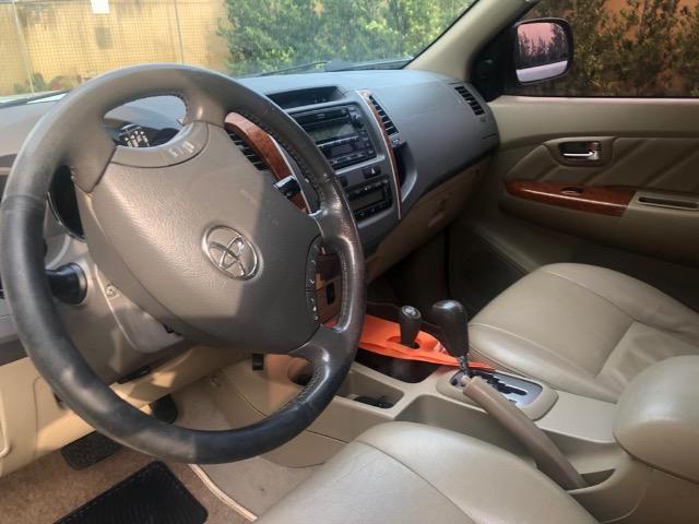 Toyota Hilux sw4 srv d4-4x4 3.0 tdi diesel. aut 7 lugares - Foto 7
