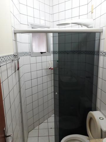 Casa aconchegante em condomínio - Foto 7
