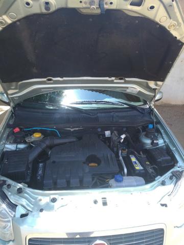 Vendo Siena 1.8 8v Dualógic 2010 Completão Carro de Família - Foto 10