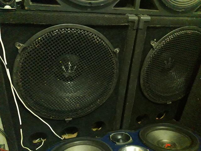 Vendo alto falante de 18 da rex 1000$