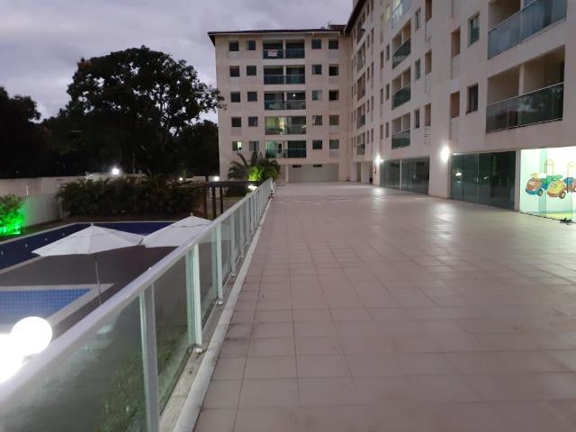 Alugo apartamento de 2 quartos na estrada do coco em frente ao Shopping Busca Vida - Foto 15