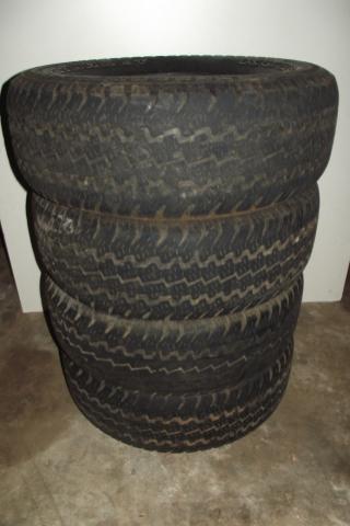 Pneus Bf Goodrich - 315/75 R16 - Usado