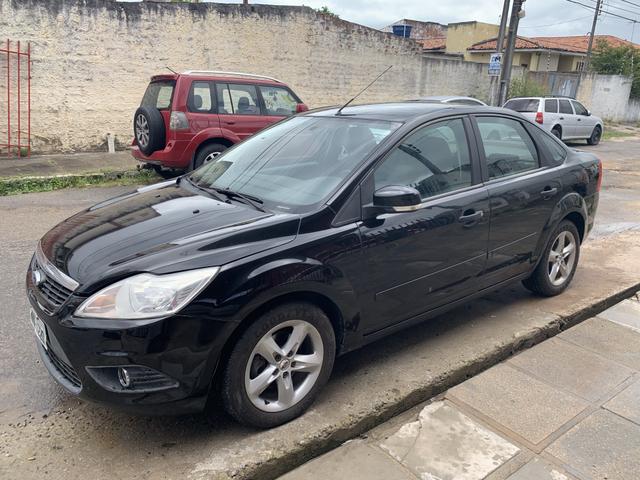Focus GLX sedam 1.6 completo 4 pneus novos - Foto 5