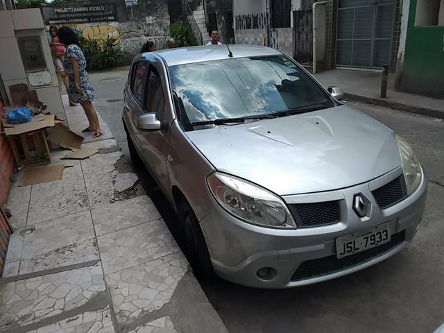 Sandero 1.6 8v completo com gnv ipva2019 pago - Foto 2