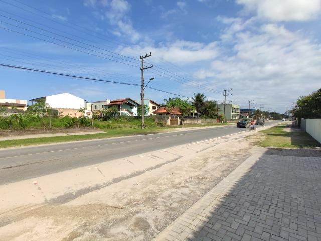 Sobrado em Itapoá, com 2 apartamentos, região nobre comércio e residencial - Foto 17