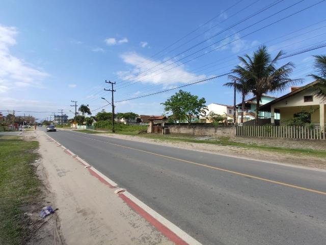 Sobrado em Itapoá, com 2 apartamentos, região nobre comércio e residencial - Foto 15