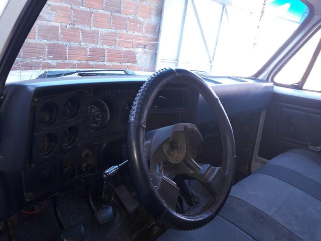 Vendo esse carro d20 .bau .emplacada ano 86 - Foto 3
