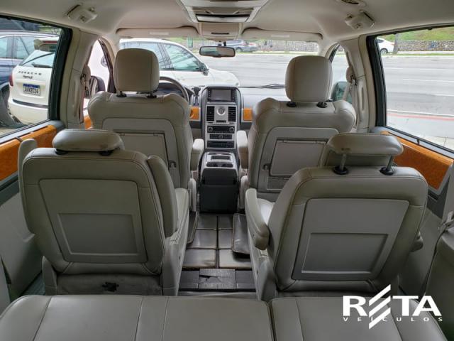 CHRYSLER TOWN & COUNTRY 3.8 V6 AUT - Foto 13