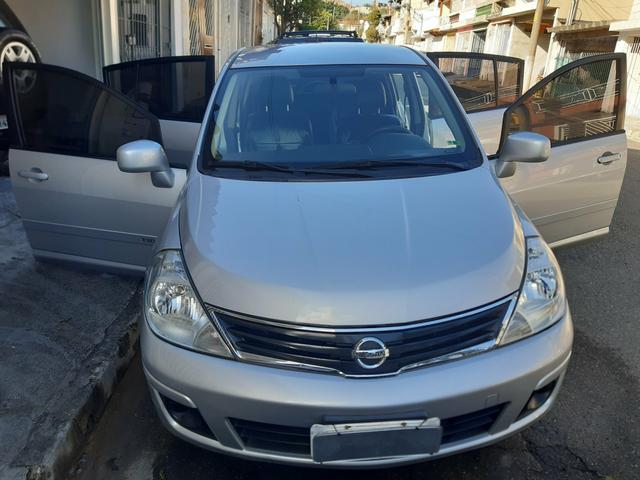 Tida Hatch, S 1.8 Total Flex ano 2012 cor Prata Completo