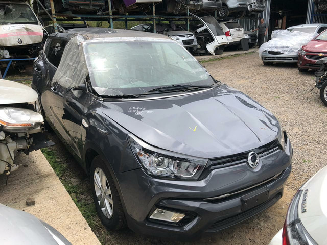 Ssangyong Tivoli 1.6 2018 Gasolina vendido em peças - Foto 3