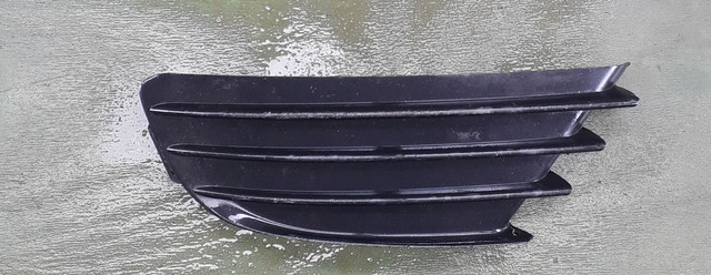 Moldura farol de milha c4 pallas lado direito 