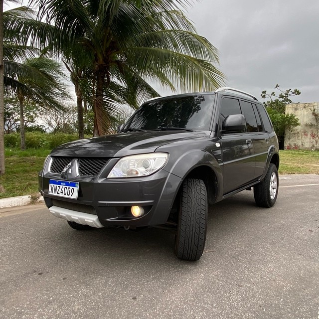 PAJERO TR4 4X4 MANUAL / FLEX E GÁS NATURAL 2011