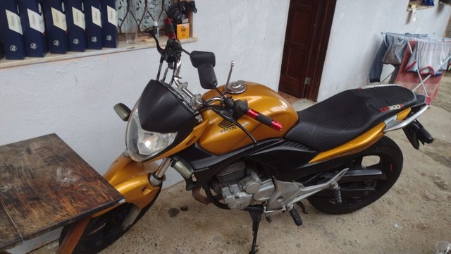 CB 300