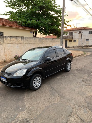 FIESTA SEDAN 1.6