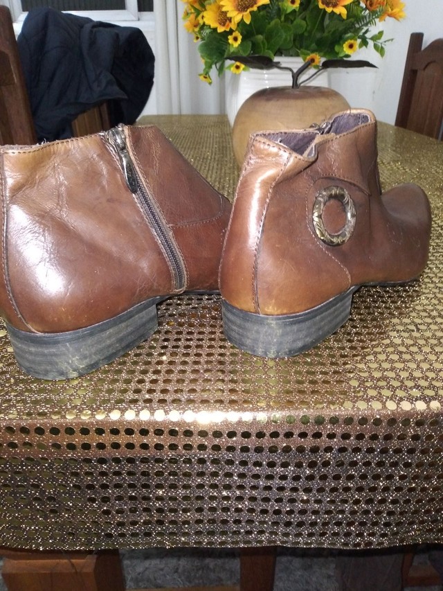 Bota em couro legítimo masculino nova importada  - Foto 3