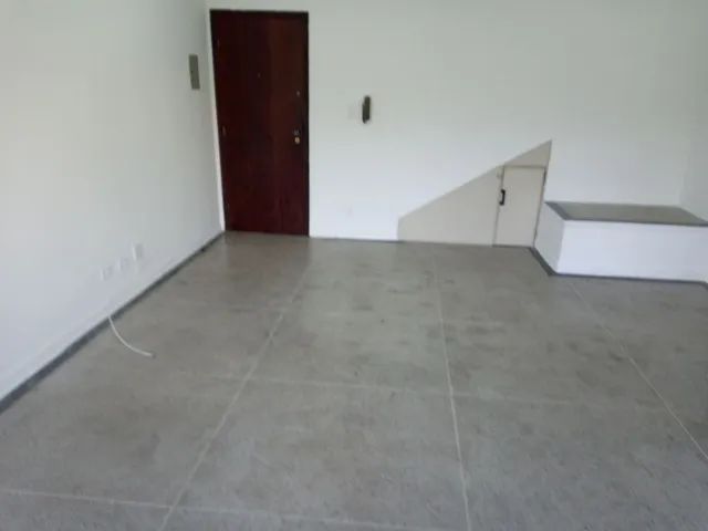 Sala Comercial em Avenida Principal.