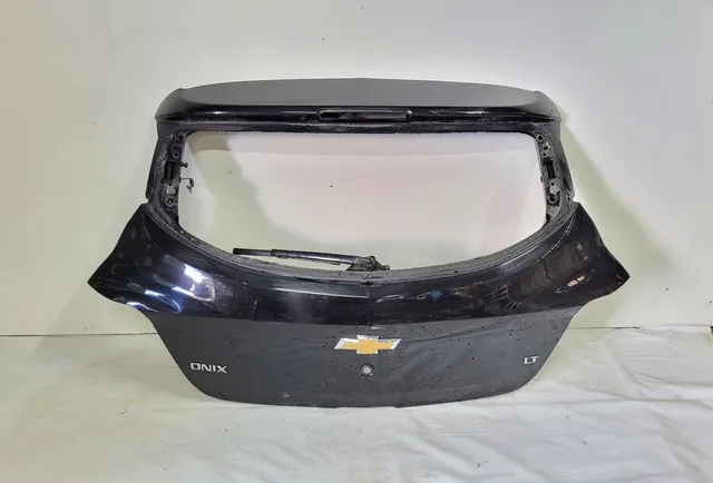 Tampa traseira ônix lt ltz joy - Peças para carros, vans e