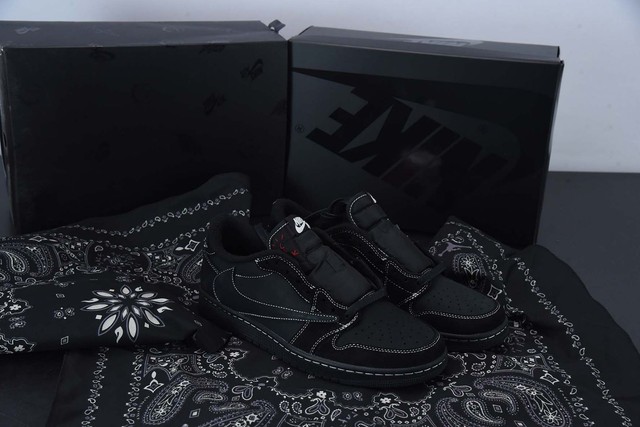 Tênis Air Jordan 1 Low X Travis Scott 'Black Phantom'