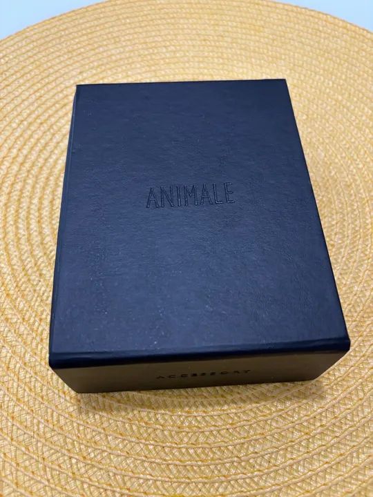 Brinco Animale Preto e Dourado - todo em metal - Foto 2