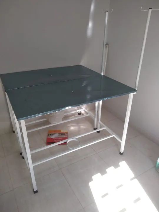 Mesa para clínica veterinária 