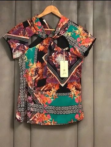Blusa estampada tamanho M marca jolie NOVA  - Foto 2