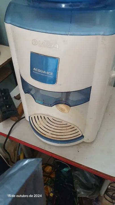Bebedouro de água refrigerado Latina Acqua Ice faltando o gás 