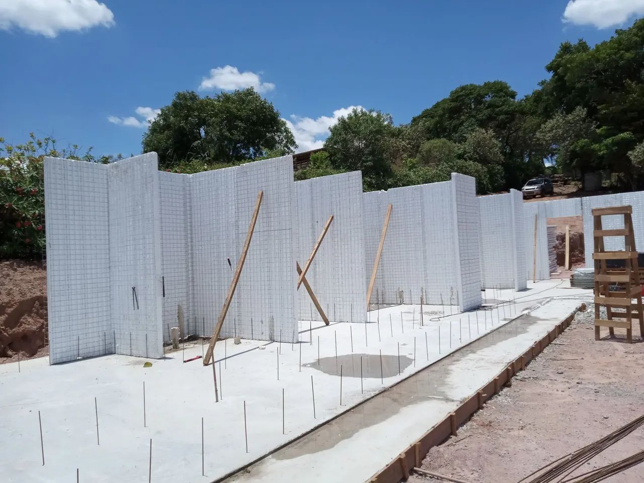 Construção em EPS sistema monolítico casa de isopor e ICF e construção convencional 
