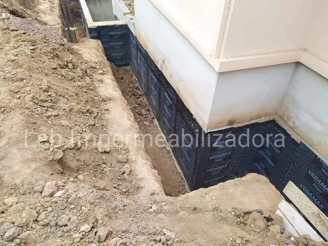 IMPERMEABILIZAÇÃO COM MANTA ASFÁLTICA  - Foto 4