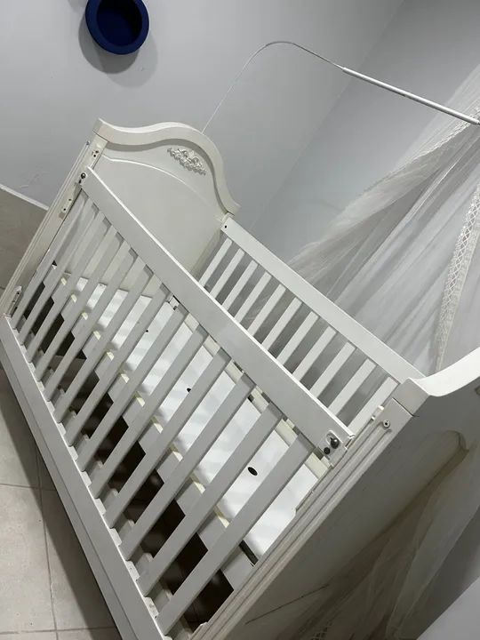 Berço infantil 100% madeira, lindo !!!