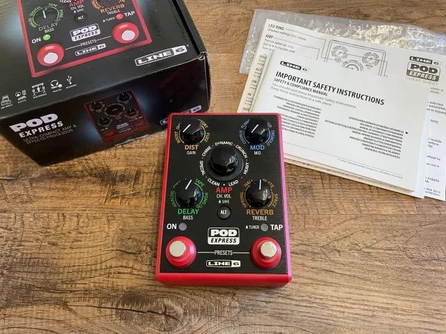 Line 6 POD Express Guitar - pedaleira - impecável na caixa